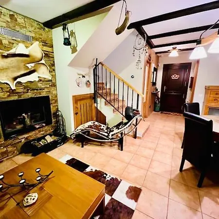 בקתה Adosado Cumbres De Hoz *