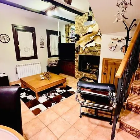 בקתה Adosado Cumbres De Hoz *